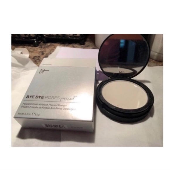 IT Translucent Bye Bye Pores Pressed Poreless Finish Airbrush Setting Powder - Picture 2 of 8